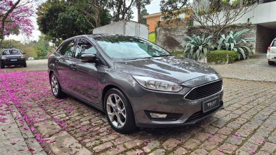 FORD FOCUS 2.0 SE FASTBACK 16V FLEX 4P POWERSHIFT FORD FOCUS 2.0 SE FASTBACK 16V FLEX 4P POWERSHIFT